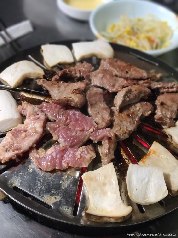 내돈내먹 | 야탑 사철숯불갈매기, 나빼고 다알던 개유명 맛집
