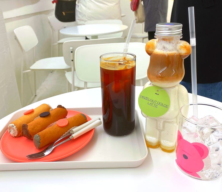  [홍대 카페 필로베이커리] 무설탕 디저트 카놀리 맛집