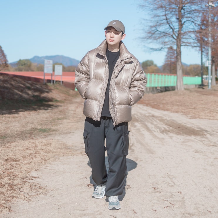  PLAC(플랙) 유광 크롭 점퍼 코디, 존재감 있는 남자 겨울 패딩 패션