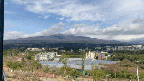  서귀포 삼매봉 도서관, 한라산 풍경 보며 독서하는 핫플
