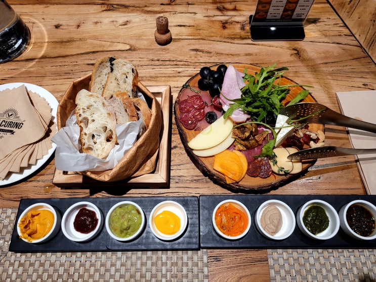  흑석동맛집 다이닝펍 더큐어링 분위기 좋은 샤퀴테리 와인바