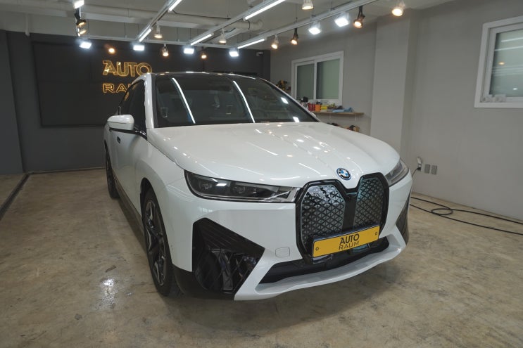  BMW IX 틴트어카 썬팅 + 하이그로시 보호 PPF 는 제주 아우토라움에서