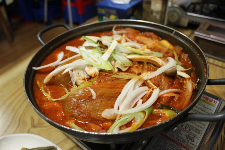  제천 맛집 잘 익은 김치로 만든 짜글이식당&가성비 극강 내토시장 만나왕족