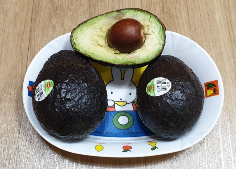 덜익은 아보카도 먹어도 문제 없을까?