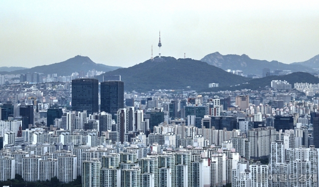 바닥 뚫고 지하실로 떨어지는 집값…아파트값 추락 끝이 없다