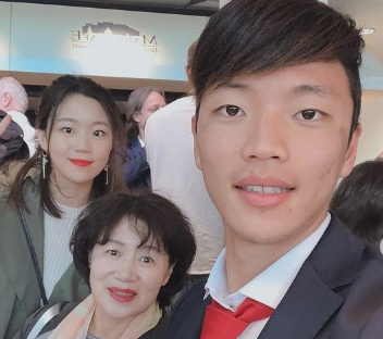  황희찬 부상 월드컵 프로필 연봉 누나