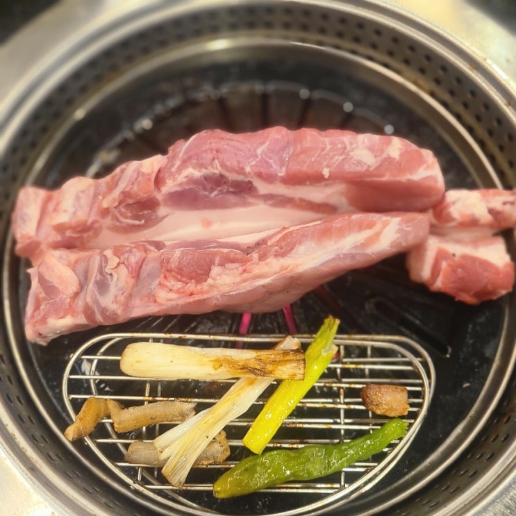  [합정역] 강원도참숯 제주토종흑돼지 《새벽숯불가든》