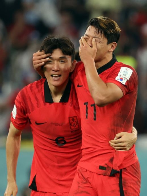 황희찬 결승골 한국16강진출... 2대1 <b>황희찬 햄스트링</b> 부상... 