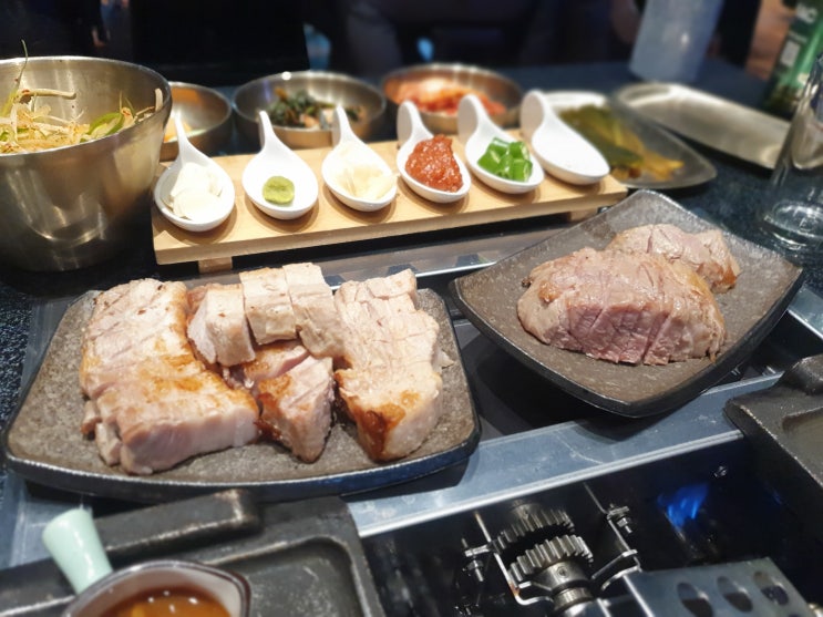  강남역 고기 맛집 회식 장소 흑돼지대통령 칼국수대통령 장단점 리뷰