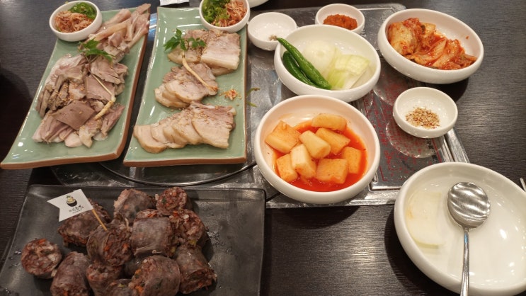  성내동맛집 잡내없는 꿀꿀진순대국 오젖수육 순대 맛있었어요