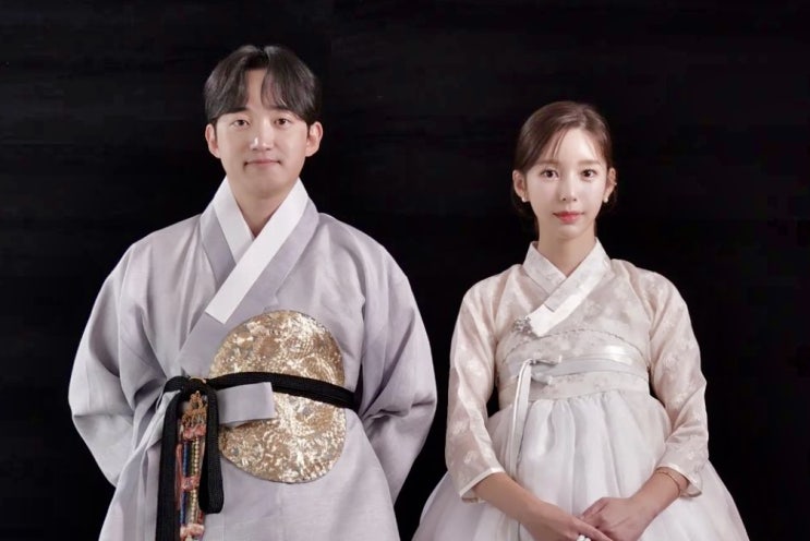 4년째 커플 야옹이전선욱 작가, 마침내 웹툰 부부 됐다...3일 웨딩드레스 자태 공개 4년째 커플 야옹이전선욱 작가, 마침내 웹툰 부부 됐다...3일 웨딩드레스 자태 공개