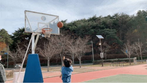 부산 기장 아이와 농구 할만한 곳! 기장군 국민체육센터 야외에 코트가 4개 있어서 가족별로 코트 하나씩 맡아 눈치 안보고 슛슛~~!! 부산 기장 아이와 농구 할만한 곳! 기장군 국민체육센터 야외에 코트가 4개 있어서 가족별로 코트 하나씩 맡아 눈치 안보고 슛슛~~!!