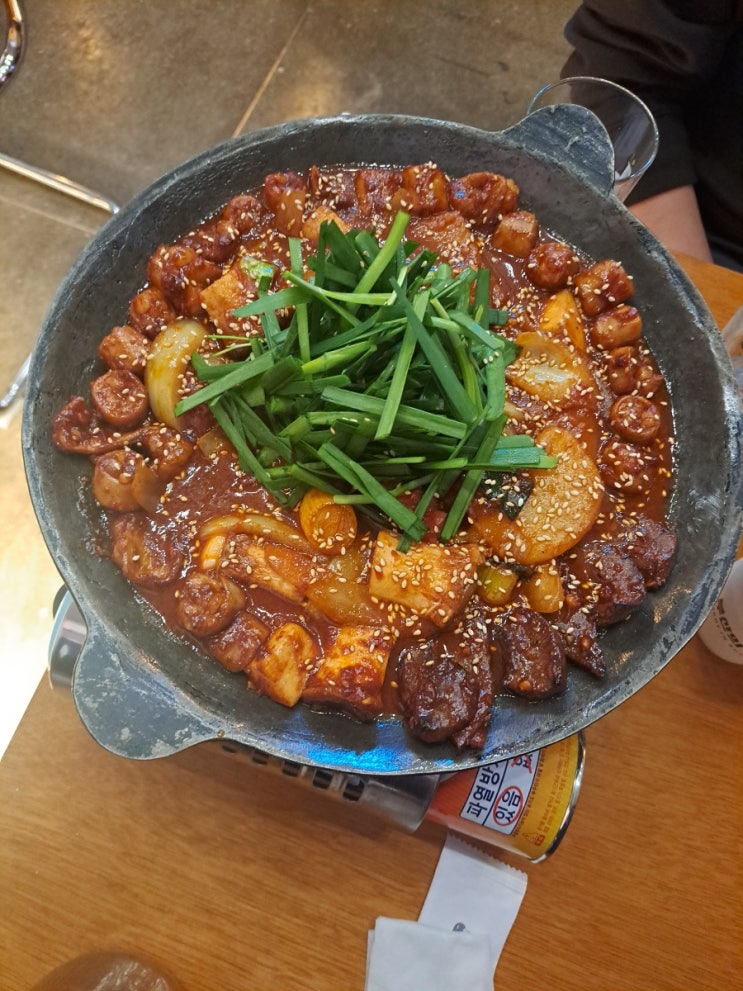 모란맛집 부산의밤에서 부산식 양념 대창+볶음밥(feat. 대선) 모란맛집 부산의밤에서 부산식 양념 대창+볶음밥(feat. 대선)