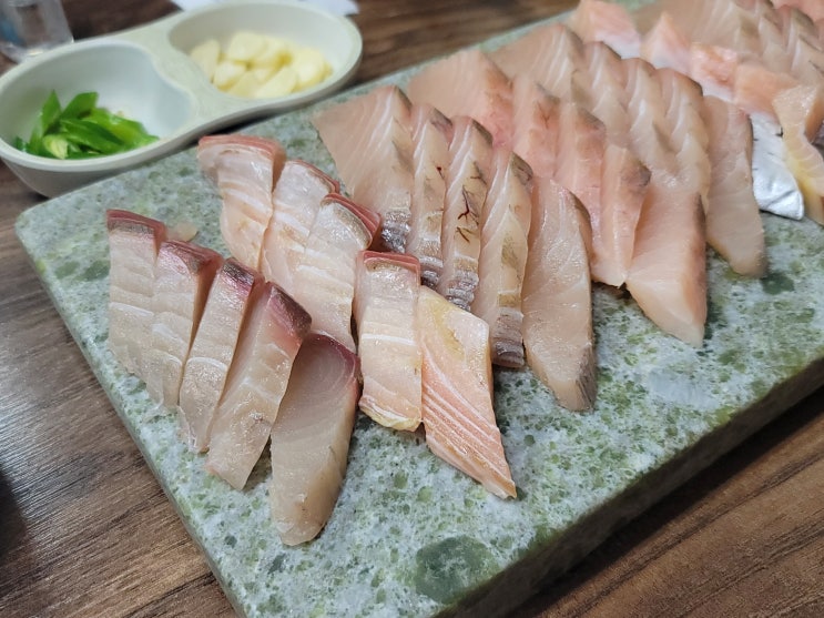  마포역 맛집 남해바다 삼치선어회 굴전 민어지리탕