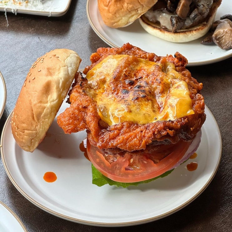 잠실 내쉬빌핫치킨버거맛집 파샬 (ft. 알감자튀김) 잠실 내쉬빌핫치킨버거맛집 파샬 (ft. 알감자튀김)