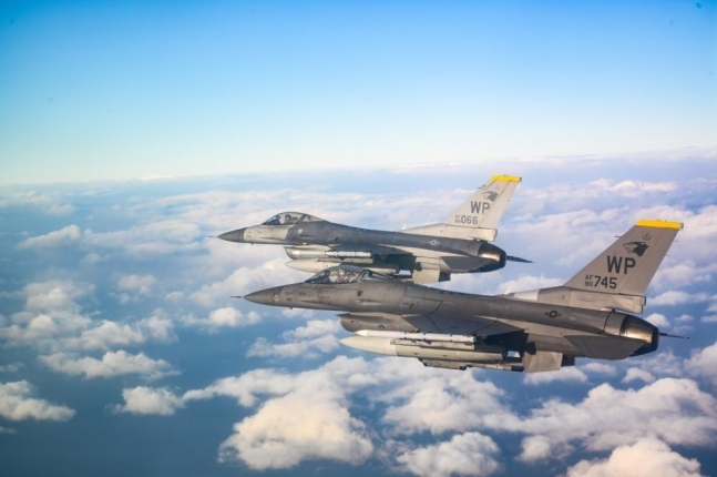 美 F-16, 중·러 군용기 KADIZ 진입 이튿날 서해 실사격 훈련 美 F-16, 중·러 군용기 KADIZ 진입 이튿날 서해 실사격 훈련