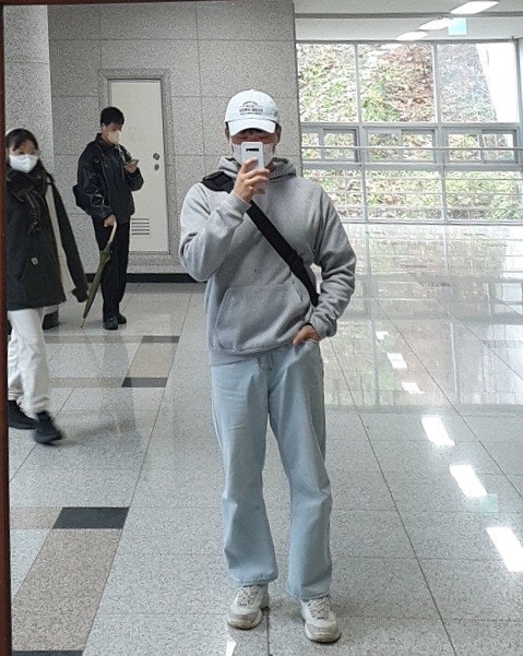 남녀공용 데일리룩 추천 모자 필수템 어번 데님 연청 볼캡 코디 남녀공용 데일리룩 추천 모자 필수템 어번 데님 연청 볼캡 코디