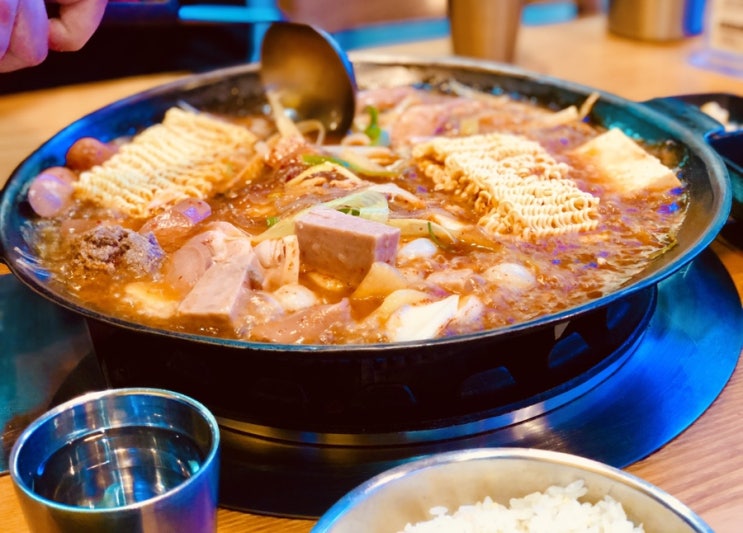  오뎅식당 롯데월드몰점, 롯데월드몰 6층 부대찌개 식당