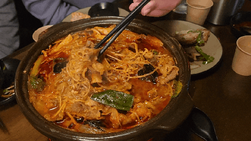  신논현 단체술집 용용선생 논현점가서 화산마라전골 + 마라왕교자 먹고 만족한후기 (+분위기맛집)