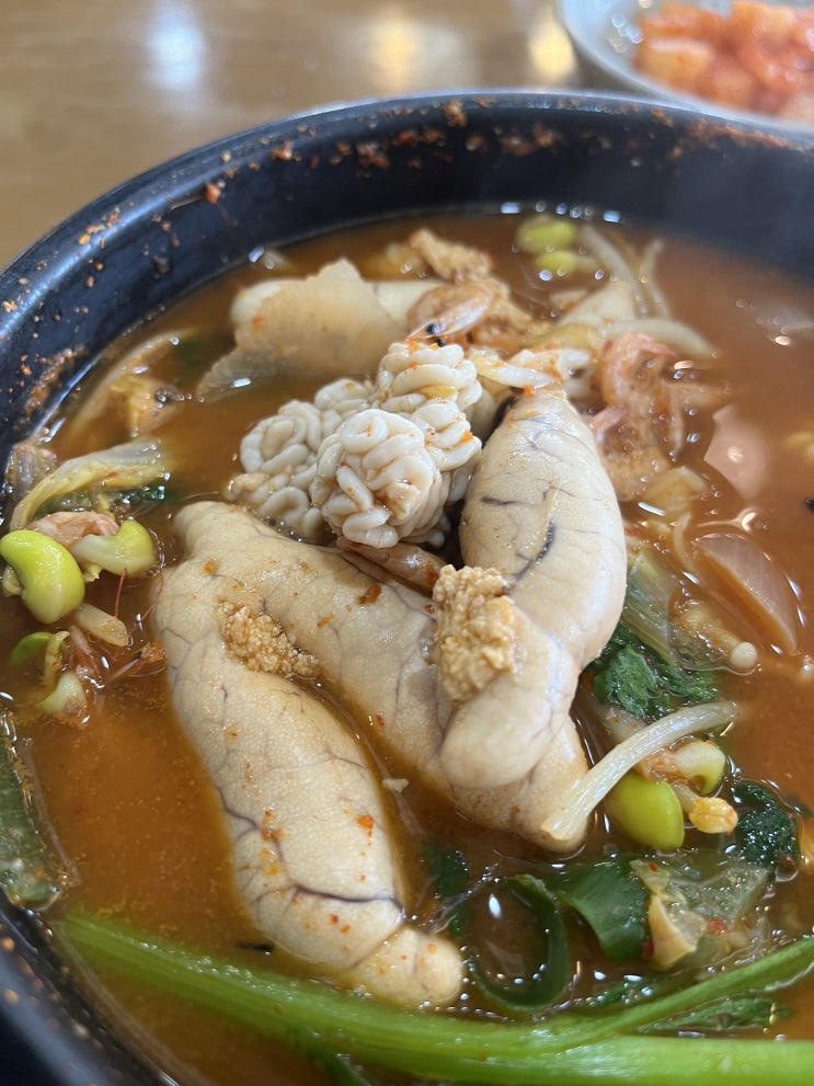  뜨끈한 솥밥에 알탕이 맛있는 '알사랑' 안중점