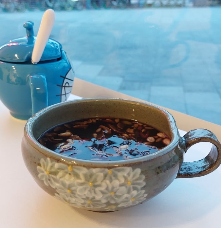 녹사평역 이태원 디저트 카페 다미 퓨전 전통 떡 카페 건강한 차와 가성비 커피 맛집 녹사평역 이태원 디저트 카페 다미 퓨전 전통 떡 카페 건강한 차와 가성비 커피 맛집