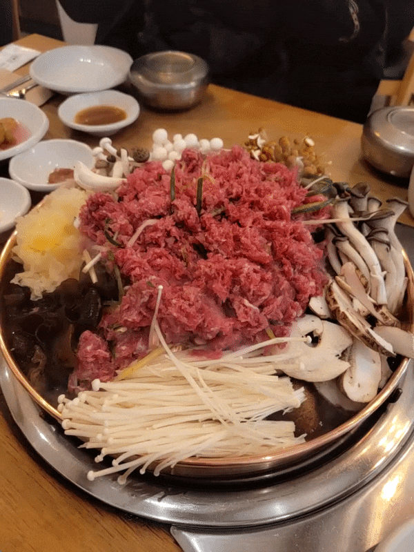서울숲 주변 맛집: 성수 버섯집, 제스티살룬(ZestySaloon) 버거집