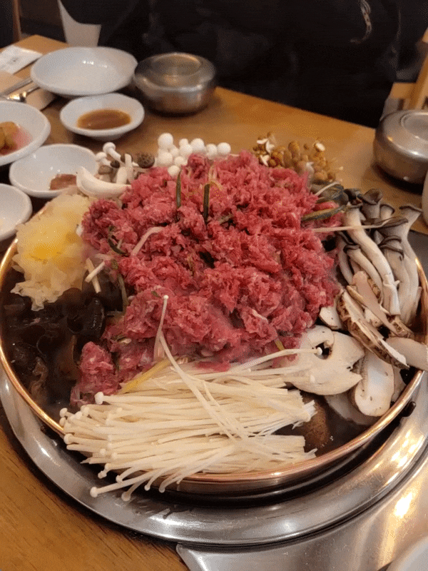  서울숲 주변 맛집: 성수 버섯집, 제스티살룬(ZestySaloon) 버거집