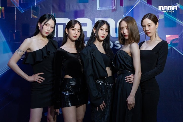 그룹 카라 박규리·한승연·니콜·강지영·허영지, 故 구하라 자리까지 남겨뒀다...15주년 우리의 결산 그룹 카라 박규리·한승연·니콜·강지영·허영지, 故 구하라 자리까지 남겨뒀다...15주년 우리의 결산