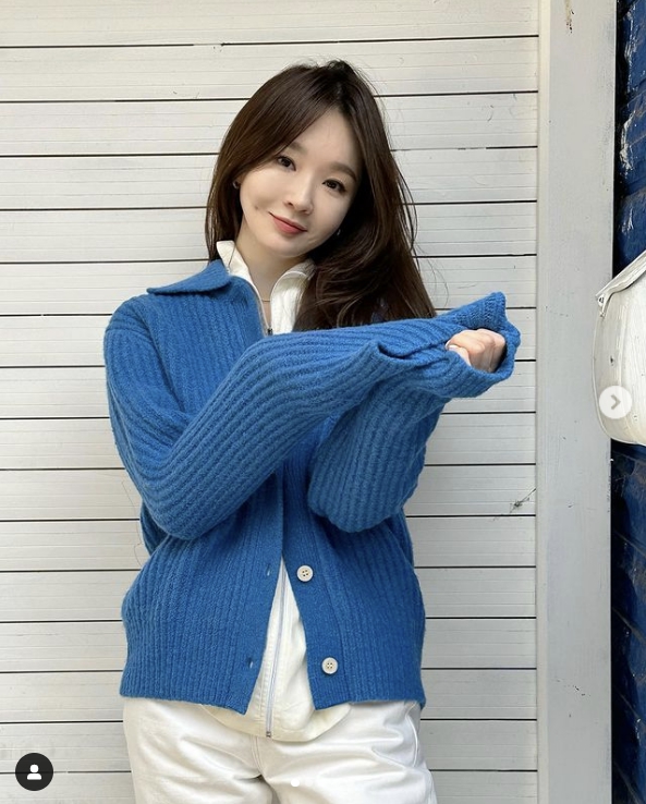 '65억 건물주' 다비치 강민경, 유튜브 수익금 '1억 5천' 전액 기부 선한 영향력...팬들은 '이 문구' 보고 걱정 '65억 건물주' 다비치 강민경, 유튜브 수익금 '1억 5천' 전액 기부 선한 영향력...팬들은 '이 문구' 보고 걱정