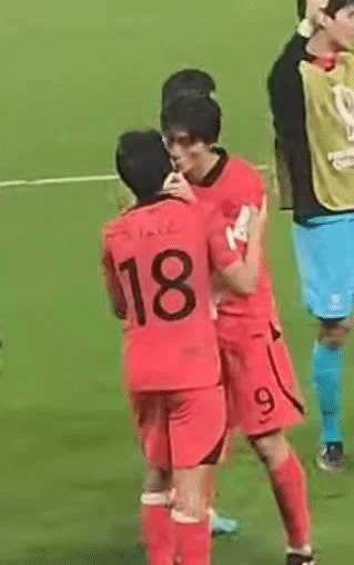  점점 가까워지고 선명해지고 있는 조규성 이강인 뽀뽀짤