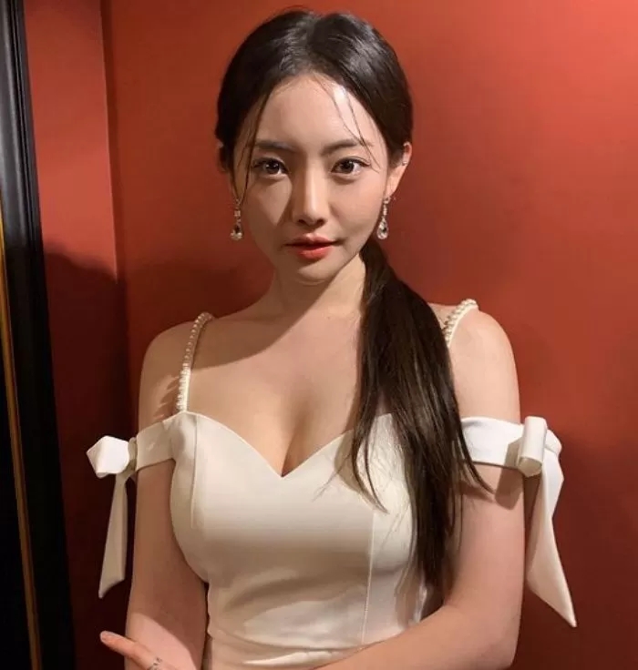 관중석 '태극기녀' 곽수진, 알고보니 곽민선의 동생이자 배우...언니와 같이 응원해 (ft. 포토 모음) 관중석 '태극기녀' 곽수진, 알고보니 곽민선의 동생이자 배우...언니와 같이 응원해 (ft. 포토 모음)