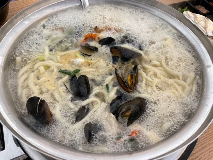  신불당동 맛집 , 추울 땐 따끈한 궁전해물칼국수 천안불당점