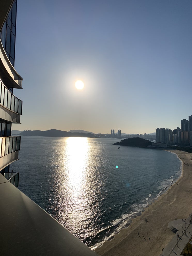   시그니엘 부산 - 웰컴티, 어매니티, 룸바 (1/4)