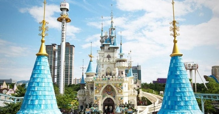  Review & Tips on Lotte World Theme Park in Seoul