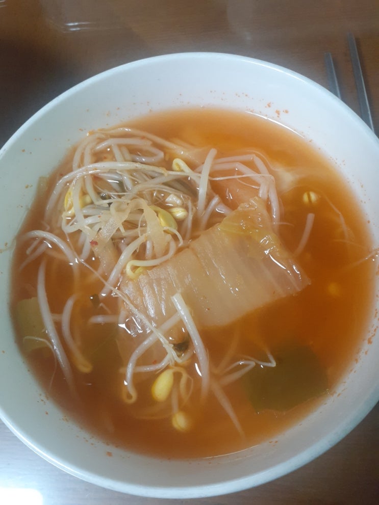  김치콩나물국