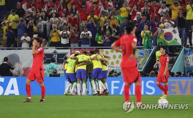 벤투호, 최강 브라질에 1-4 완패…원정 월드컵 첫 8강도 무산