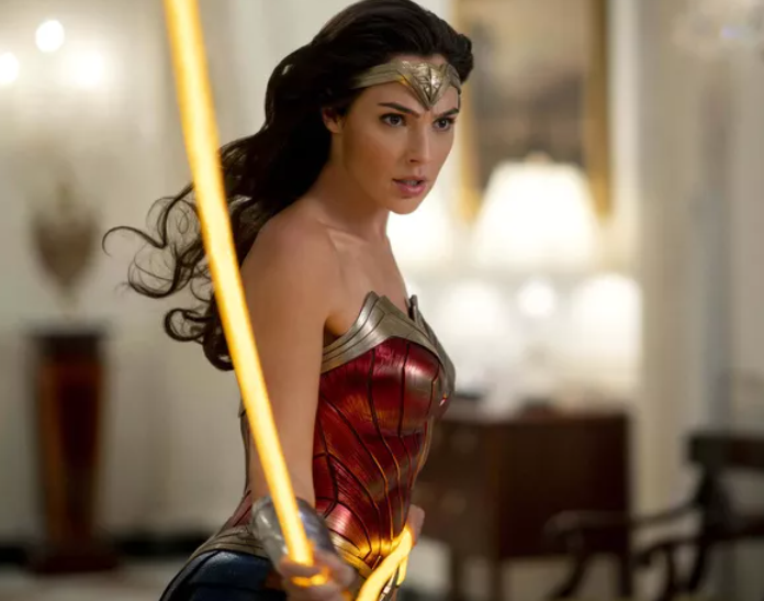 Gal Gadot은 원더우먼이 캐스팅된 지 9년을 맞이하면서 그녀를 위해 '다음 장'을 놀립니다: 'So Greaty' Gal Gadot은 원더우먼이 캐스팅된 지 9년을 맞이하면서 그녀를 위해 '다음 장'을 놀립니다: 'So Greaty'