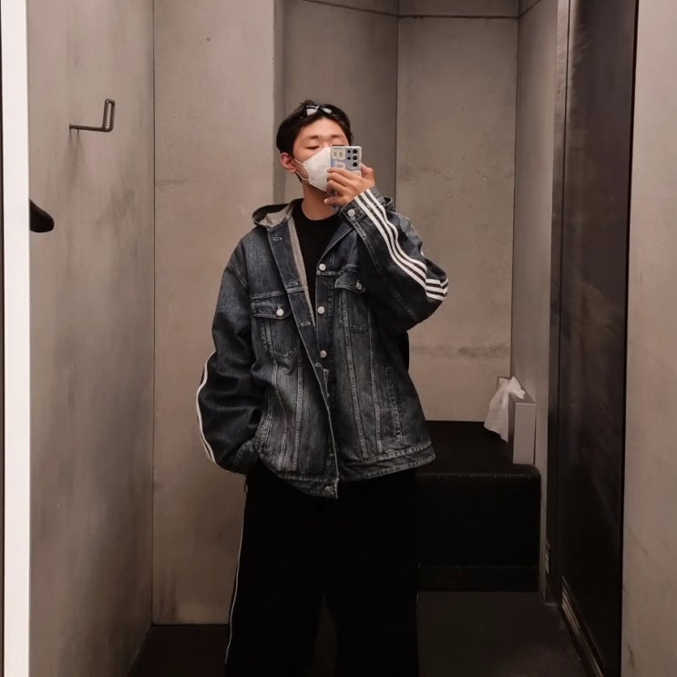 발렌시아가 x 아디다스 데님 후드자켓 전국에서 2번쨰로 입은 후기