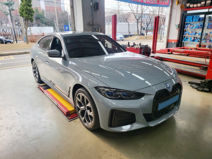  BMW I4 금호 윈터타이어 교체로 겨울 월동준비