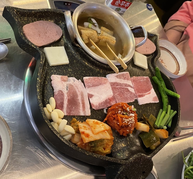  비슷하지만 다른 느낌의 냉삼 / 강남랭겹 방이점