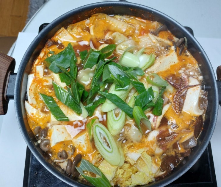 버섯전골 레시피 버섯 만두 전골 깔끔한 맛 버섯 전골 버섯전골 레시피 버섯 만두 전골 깔끔한 맛 버섯 전골