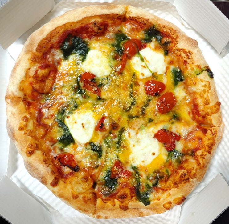 이것이 피자업계의 미래?? 한판 6900원 도미노 스트릿 피자 3종
