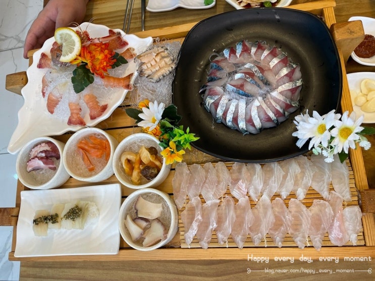  [제주여행] 드디어 고등어회를 먹어볼 수 있었다!! 거기에 딱새우회까지~ 제주 회 맛집, 아시횟집
