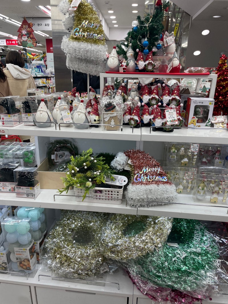 다이소 크리스마스 장식 용품 집 꾸미기 (종류, 트리, 가격) / 대구 동성로 : 네이버 블로그, image size:800x1067