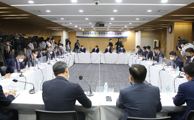 실손보험료, 매년 안 올리면 보험사들 망한다?" 실손보험료, 매년 안 올리면 보험사들 망한다?"