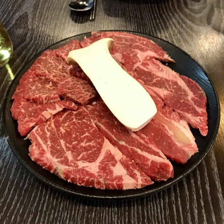  영롱한 빛깔의 한우 신방동맛집 영광정육식당 / 천안식후감