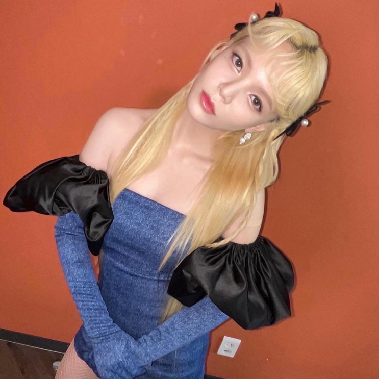 그룹 AOA 출신 지민, 활동 복귀 하더니 점점 대담해져 파격 노출...여전히 눈에 띄는 타투 그룹 AOA 출신 지민, 활동 복귀 하더니 점점 대담해져 파격 노출...여전히 눈에 띄는 타투