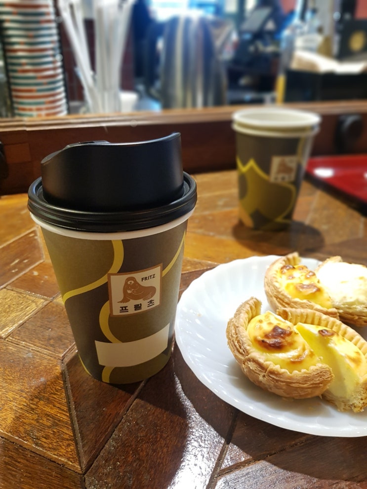  프릳츠 양재 서울 서초동 레트로 카페 분위기 맛집
