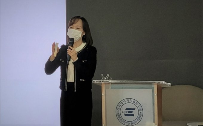 "우주 75% 무한자원 수소"…연료전지가 이끌 탄소중립 "우주 75% 무한자원 수소"…연료전지가 이끌 탄소중립