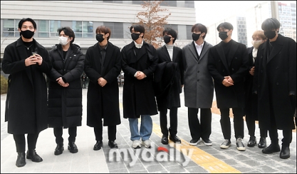 전속계약 해지…<b>오메가엑스</b> vs <b>스파이어</b> 첫 심문 대립 첨예... 
